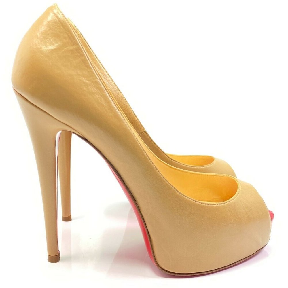 🔥FLASH SALE!! ⛔️⛔️NO OFFERS! Christian Louboutin Vendome 120 Nude Pumps 38.5